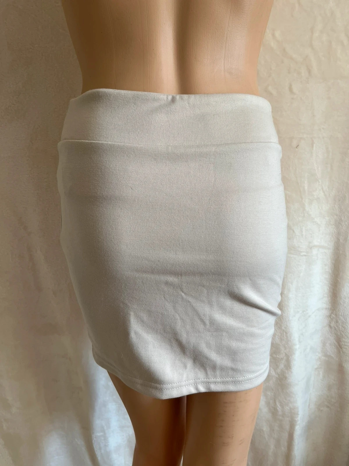 falda ajustada beige elegante y minimalista 🤍 – photo 2